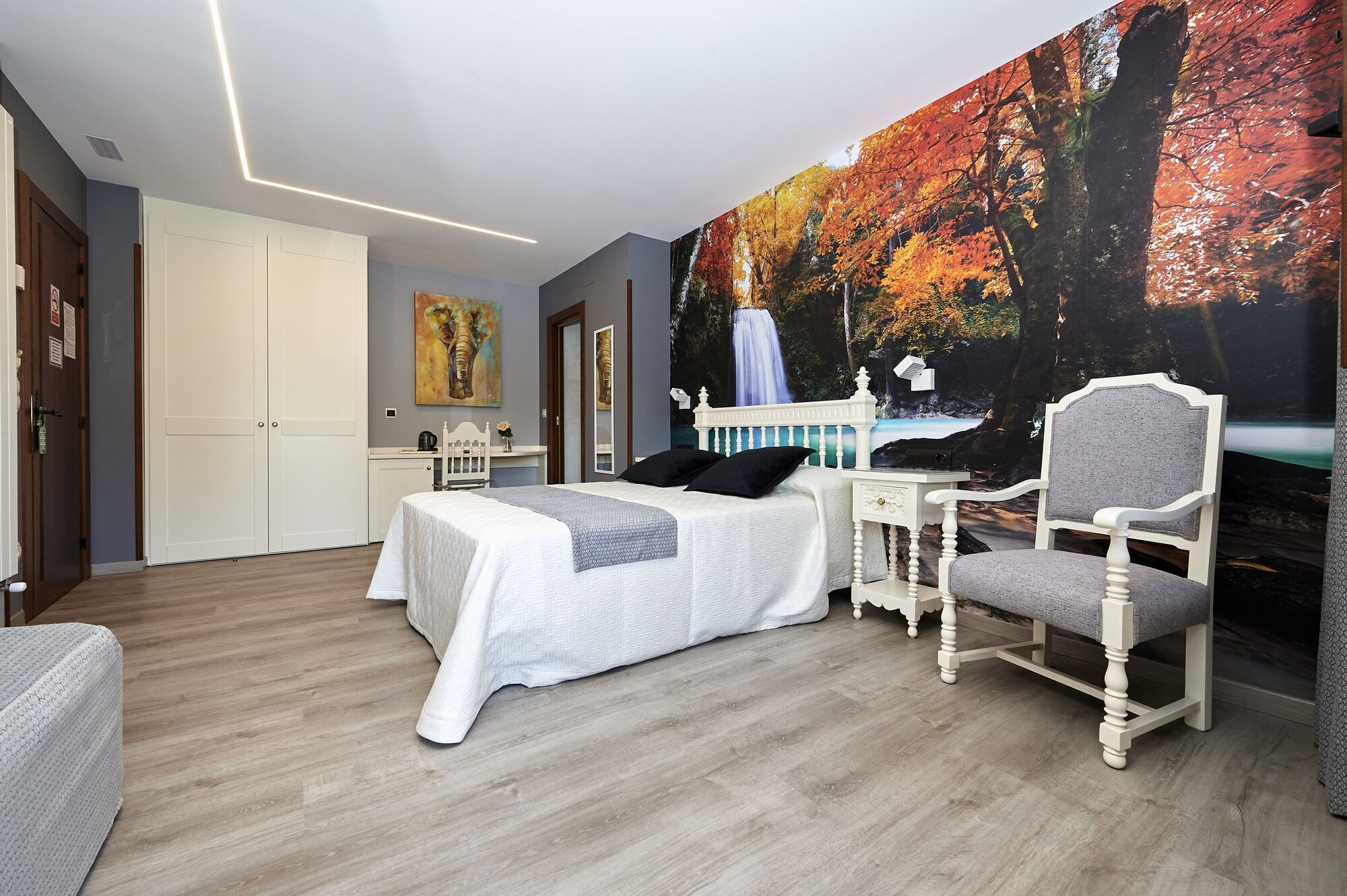 Superior, Queen Bed, Terrace