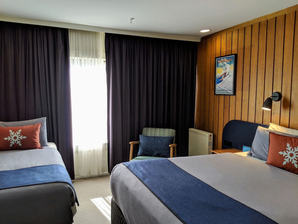 THREDBO ALPINE HOTEL 18/74