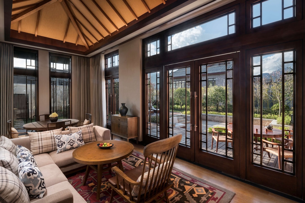 Jinmao Purelax Lijiang, The Unbound Collection By Hyatt 44/70