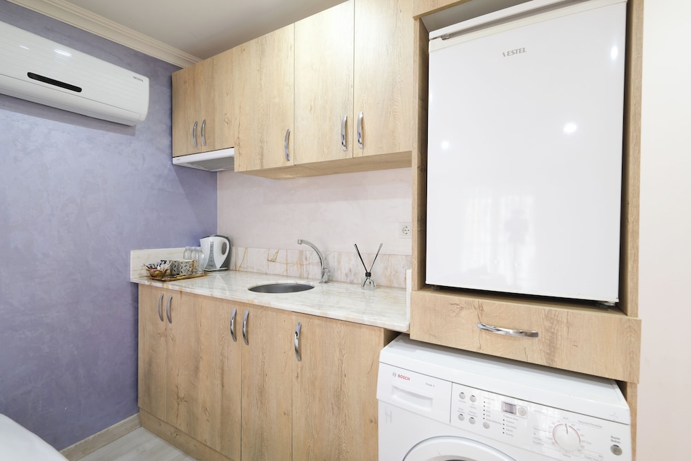 Loren Hotel Suites 48/50