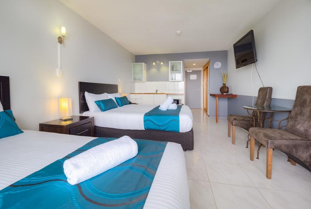 Premium, 1 Double and 1 Single Bed