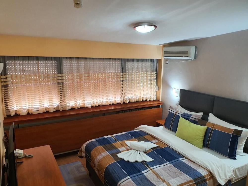 Hotel Square 17/55