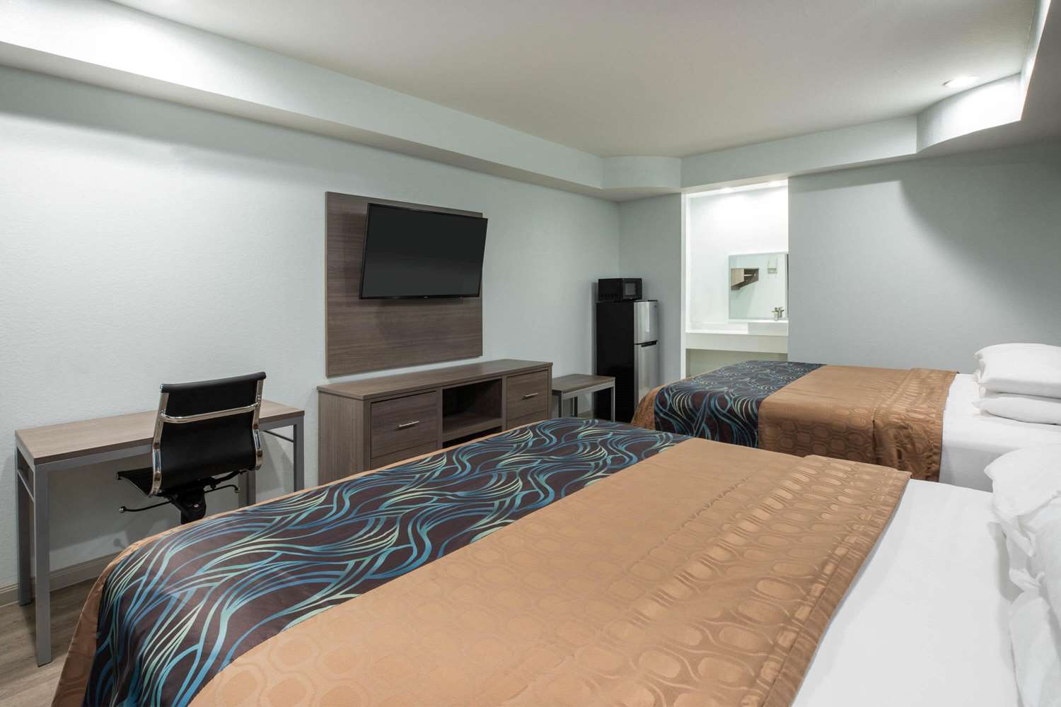 Super 8 By Wyndham Humble Houston 9/21