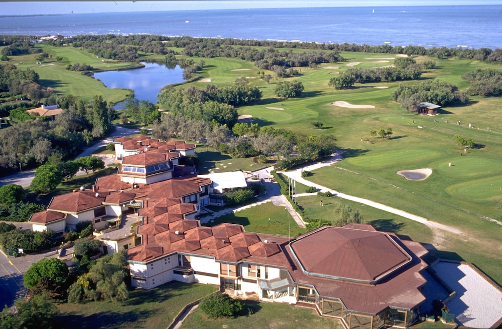 Golf Hotel 28/68
