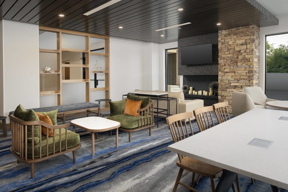 Fairfield Inn Suites By Marriott Alexandria Landmark 17/25