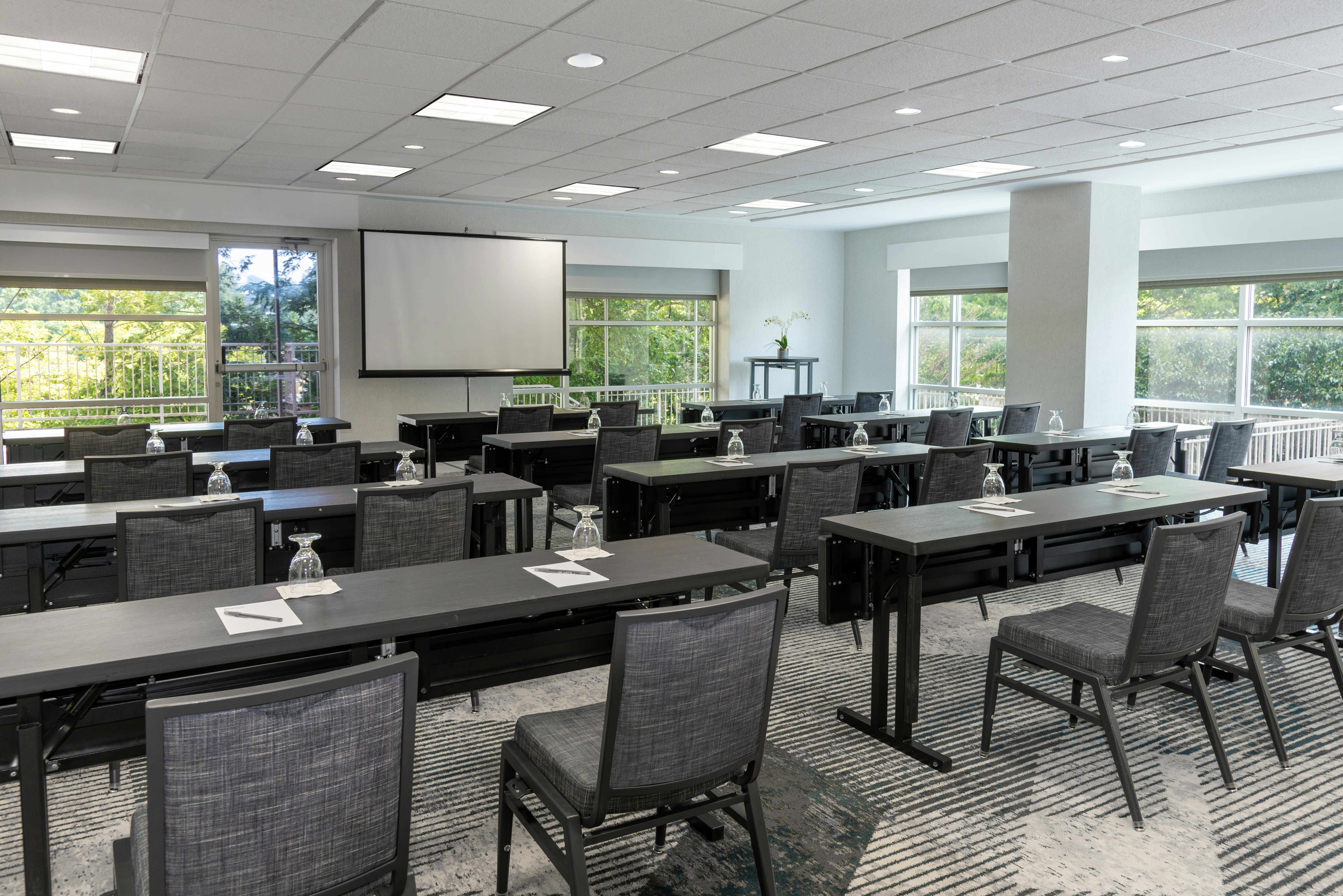 Hilton Garden Inn Arlington Courthouse Plaza 75/83