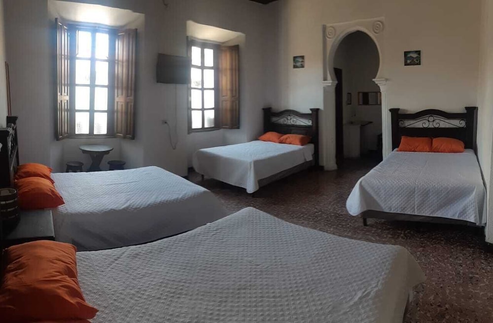 Feathers Hotel And Lounge - Hostel 43/60