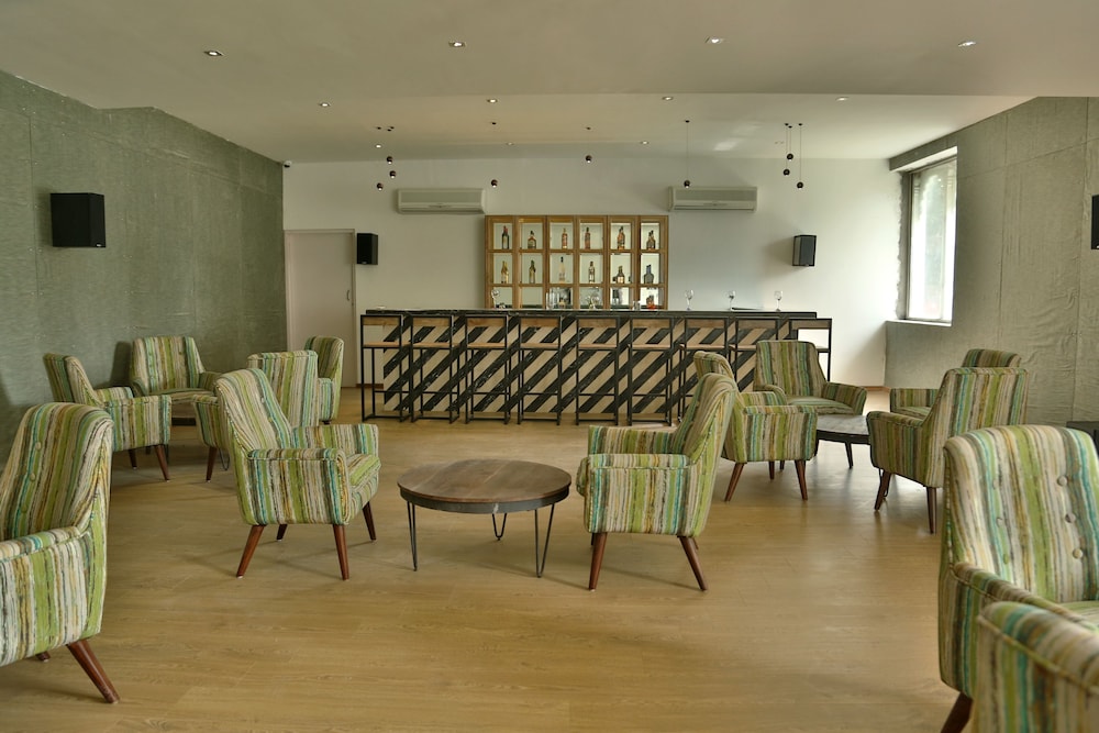 JAISAMAND ISLAND RESORT 37/67