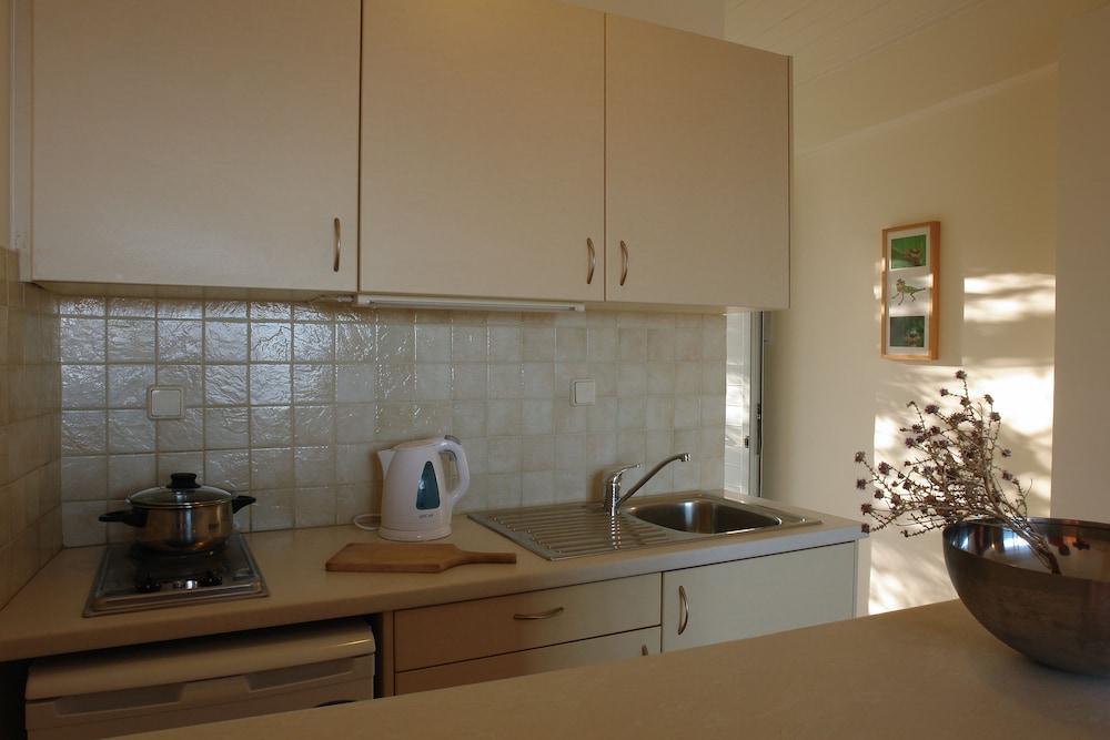MIRABELLA APARTMENTS 26/74