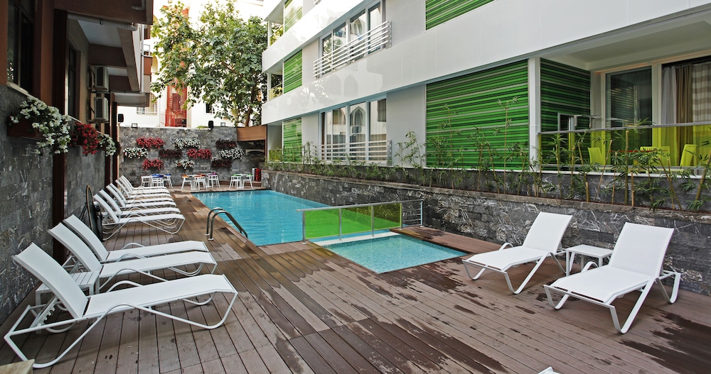 Kleopatra Suit Hotel 50/59