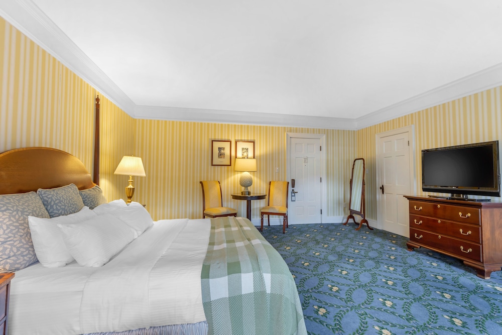 The Omni Homestead Resort 32/92