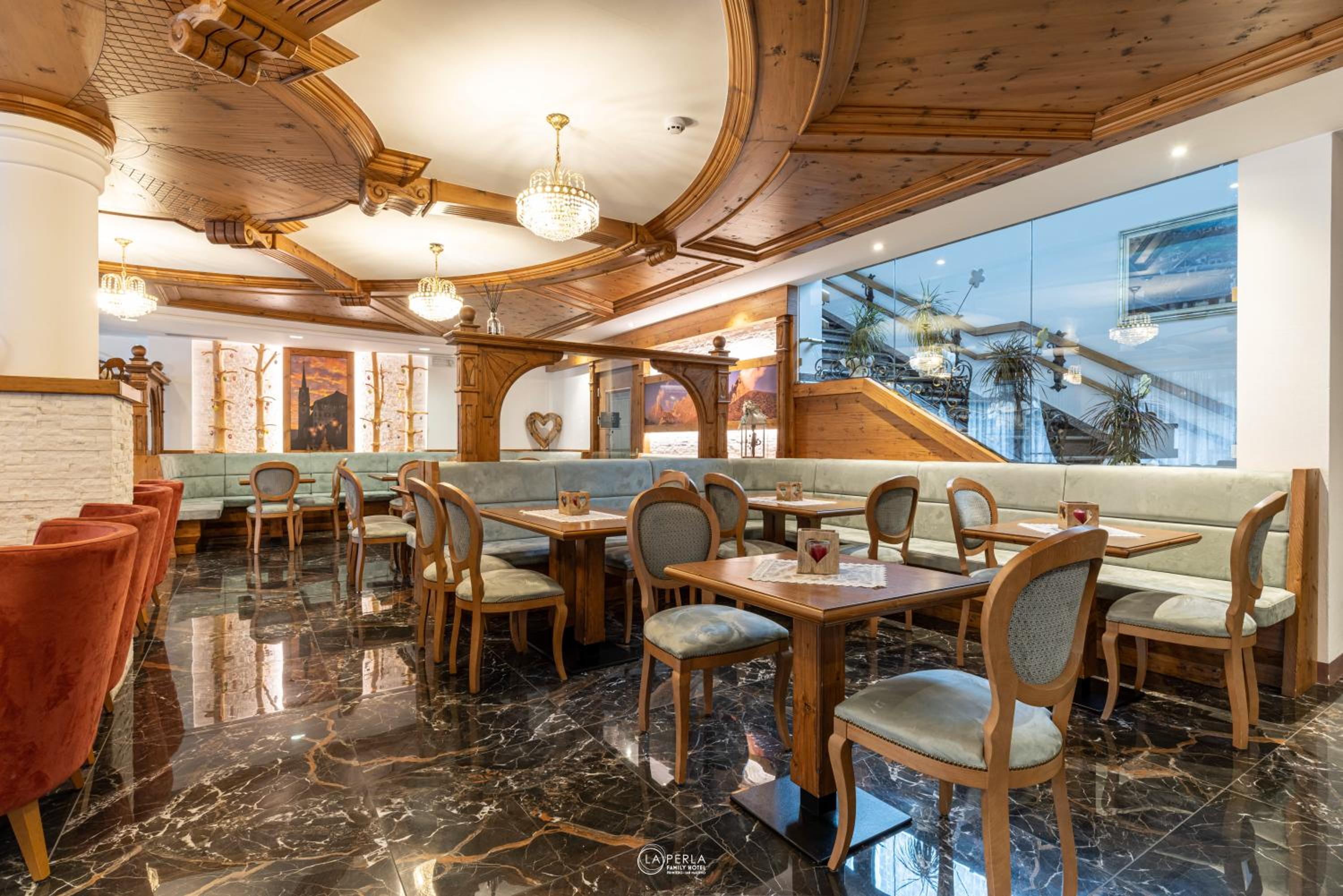 FAMILY HOTEL LA PERLA 39/53