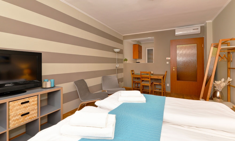 Central Passage Apartments 26/72