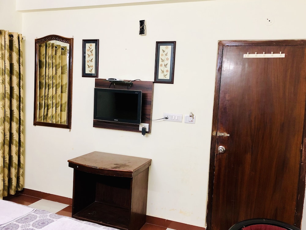 HOTEL CLASSIC INN 57/62