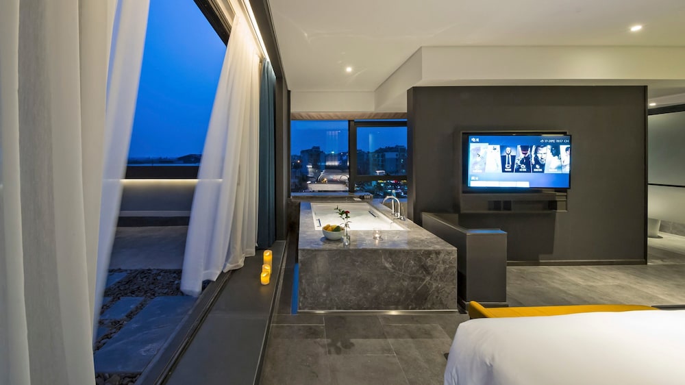 Lucid Xixi Hotel 30/57