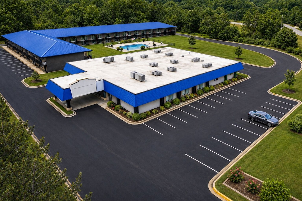 Hotel Cartersville, GA 38/50