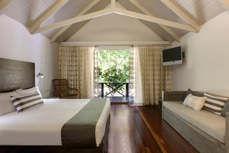 Palm Bungalows 6/12