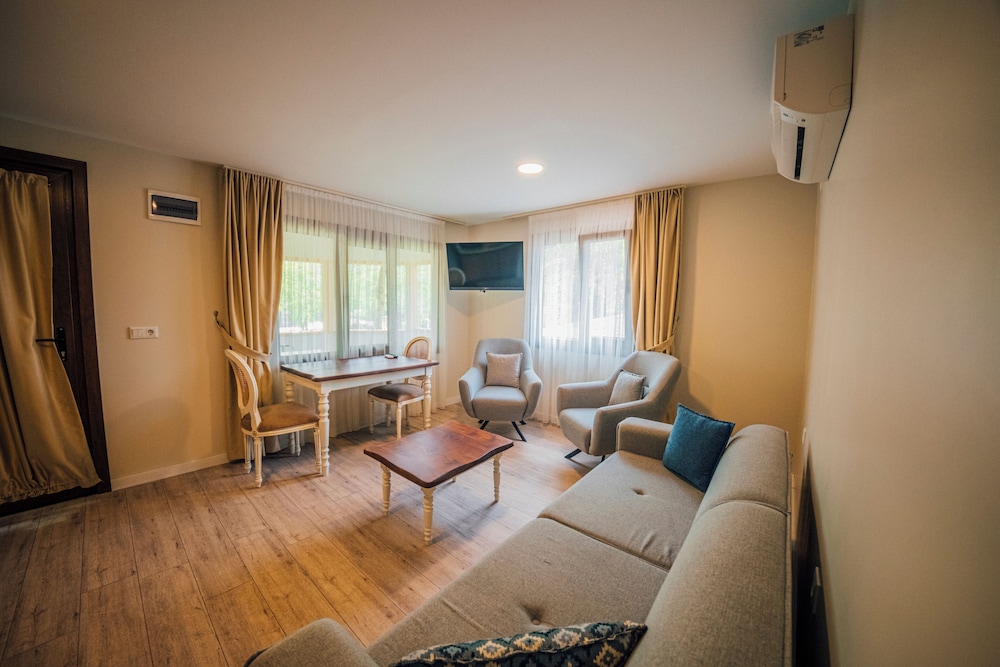 Cayir Cimen Tatil Evleri 40/65