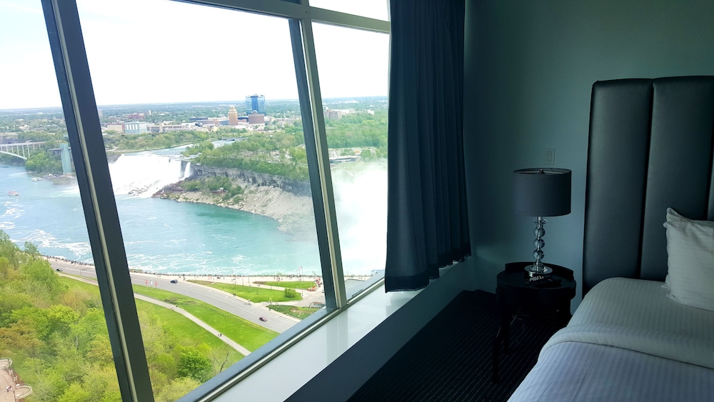 The Tower Hotel Fallsview 21/50