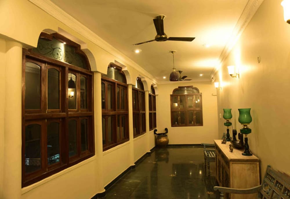 Vijaigarh Kothi 32/42