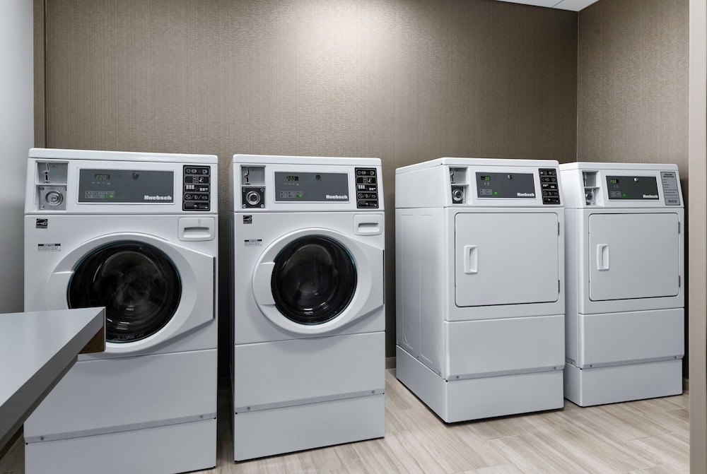 SpringHill Suites by Marriott Charlotte Airport Lake Pointe 7/16