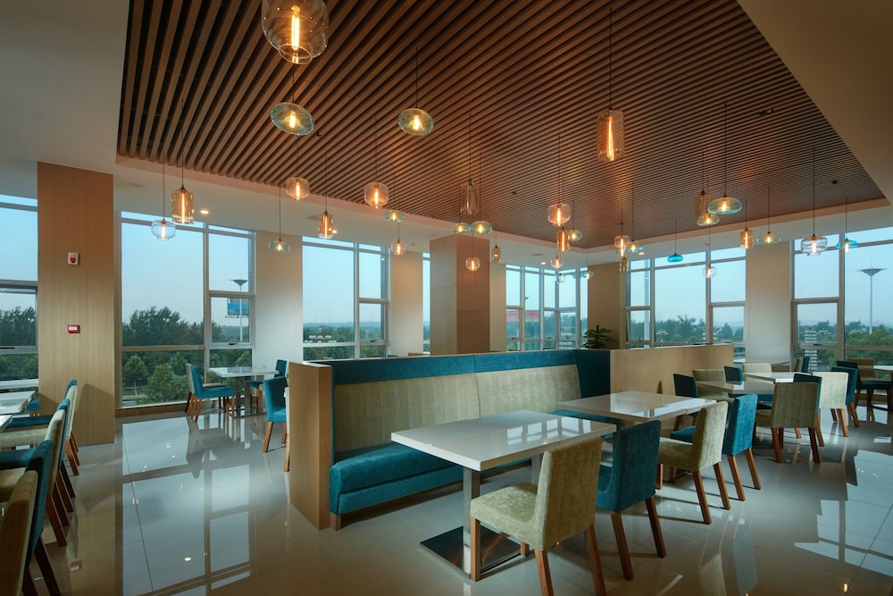 HOLIDAY INN EXPRESS LUOYANG YICHUAN 41/56