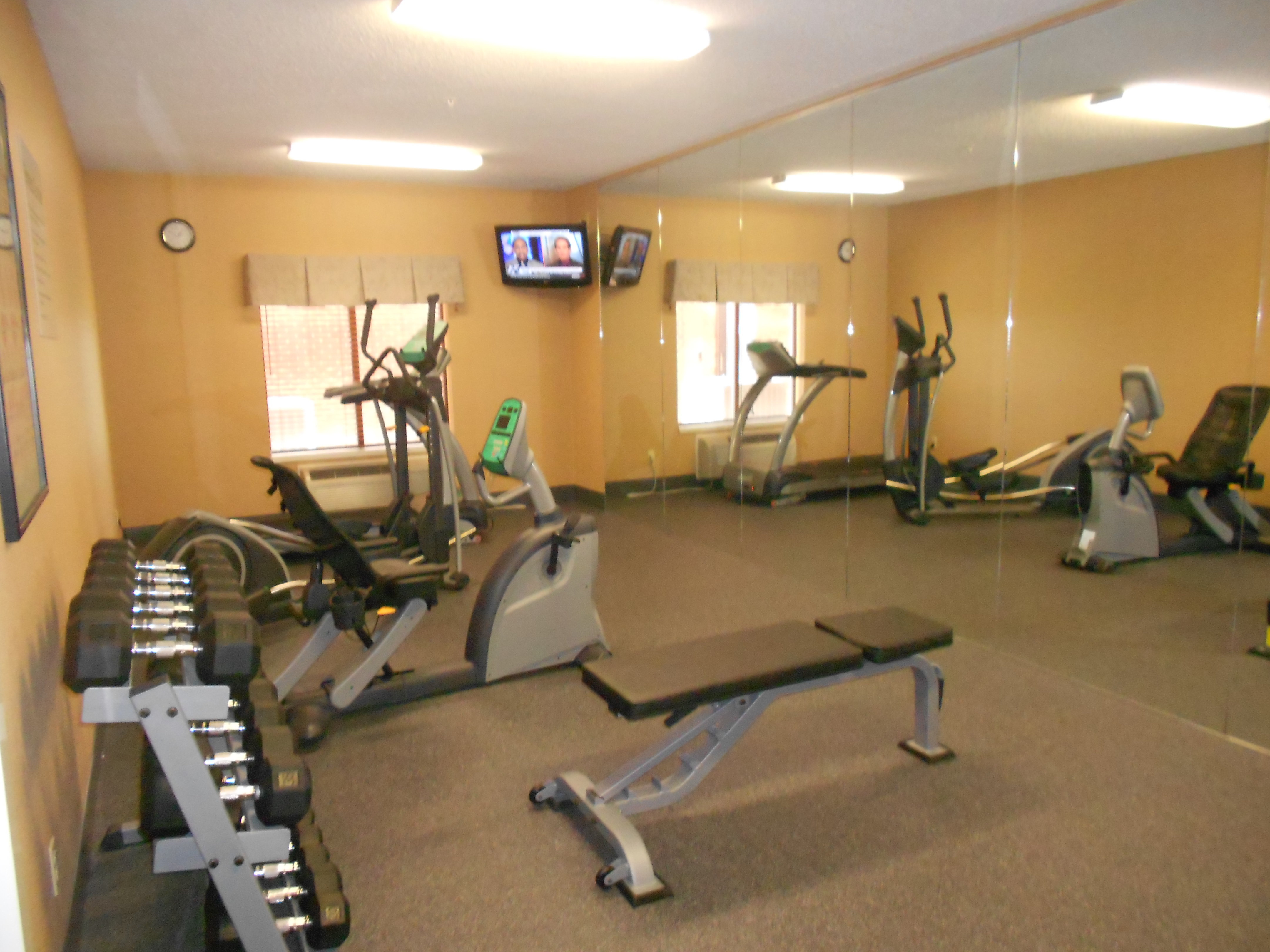 Holiday Inn Express Hotel And Suites Lancaster 45/72