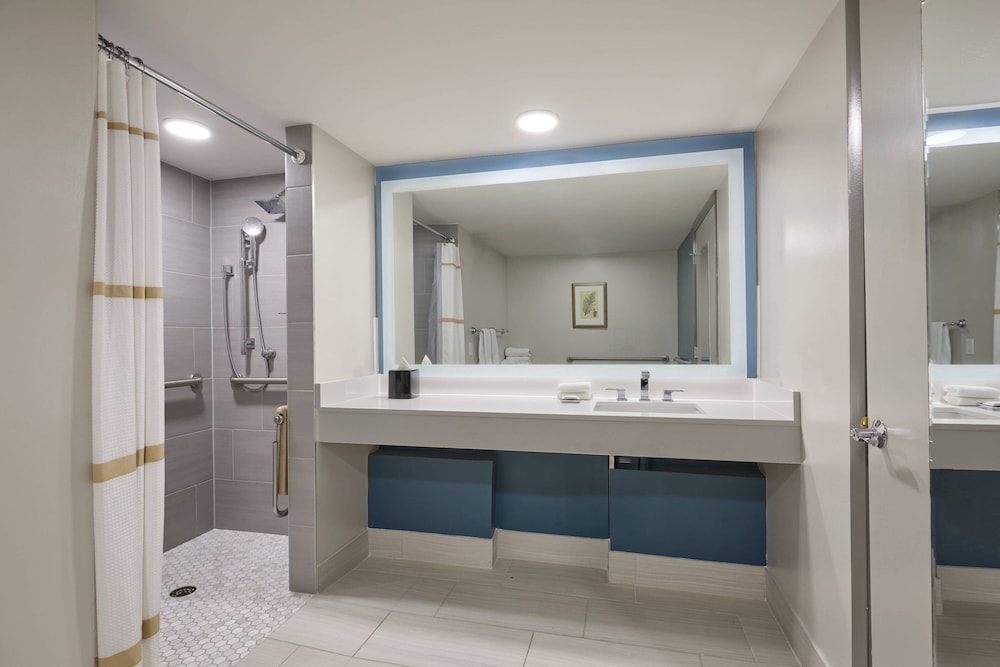 Room, 2 Queen Beds, Balcony, Accessible, Marriott Sanibel Harbour Resort And Spa 7/7