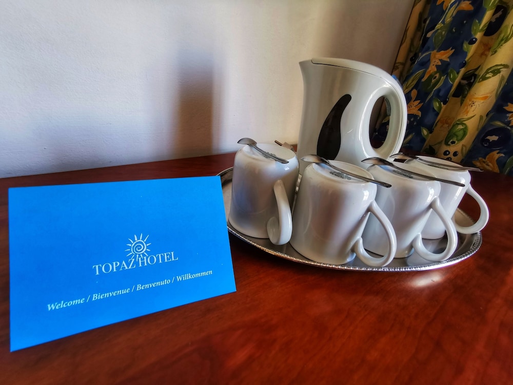 TOPAZ HOTEL 34/66