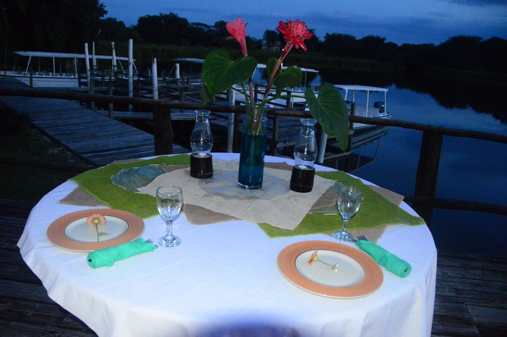 LAMANAI LANDINGS HOTEL AND MARINA 54/76