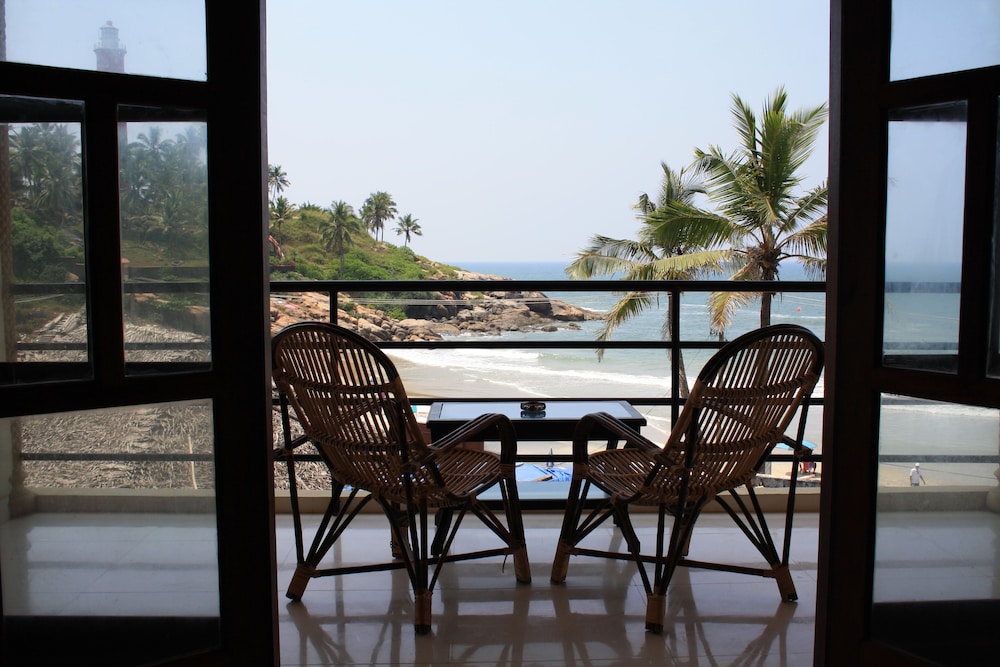 The Ocean Park Beach Resort 38/45