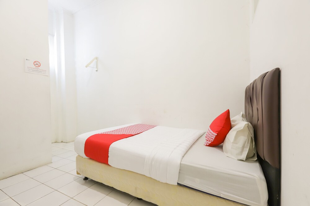 OYO 1111 Passer Baroe Inn 16/26