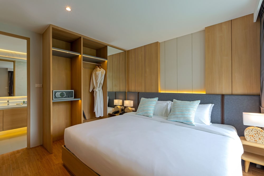 FAMILY SUITE, PREMIUM, MULTIPLE BEDS, BATHTUB