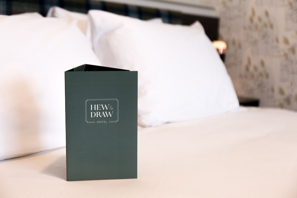 Hew & Draw Hotel 16/36