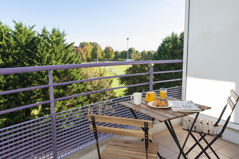 RESIDENCE LES JARDINS DU LAC CERISE HOTELS AND RESIDENCES 42/50