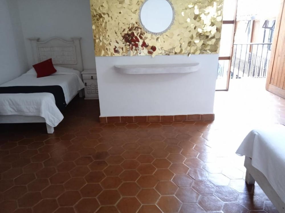 Hotel Valle Bonito, Valle de Bravo 30/38