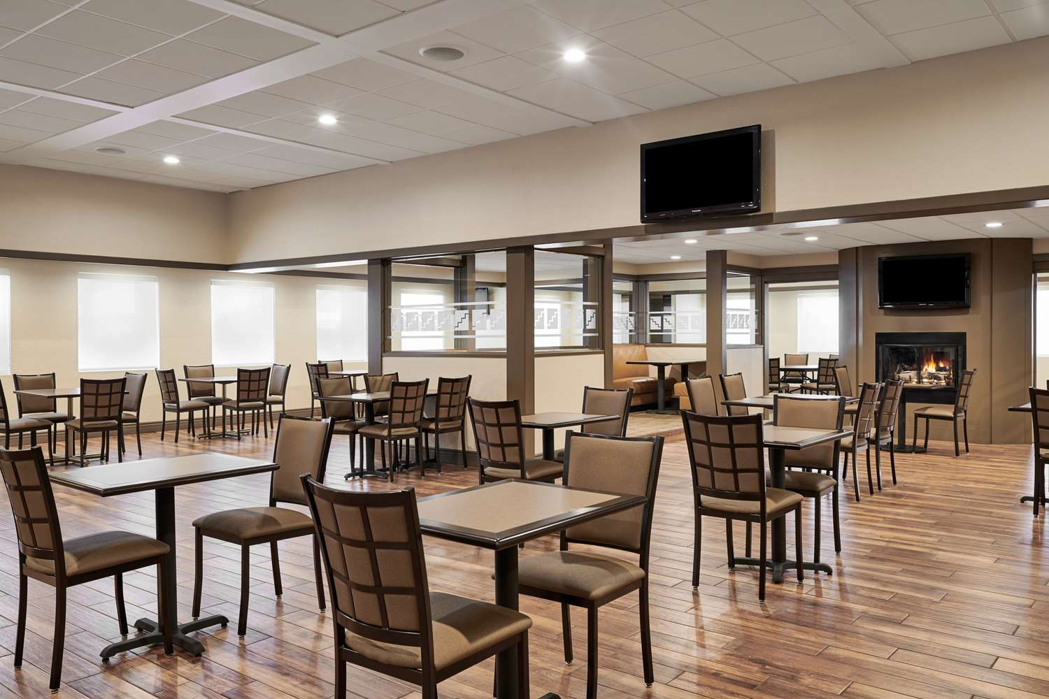 Best Western Plus Milwaukee Airport Hotel & Conference Center 19/39