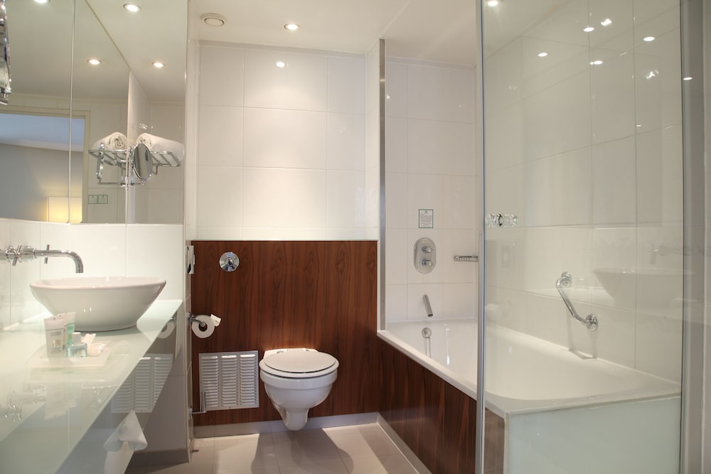 غرفة بريميوم بسرير كينج بشرفة، Holiday Inn London - Camden Lock by IHG 8/9