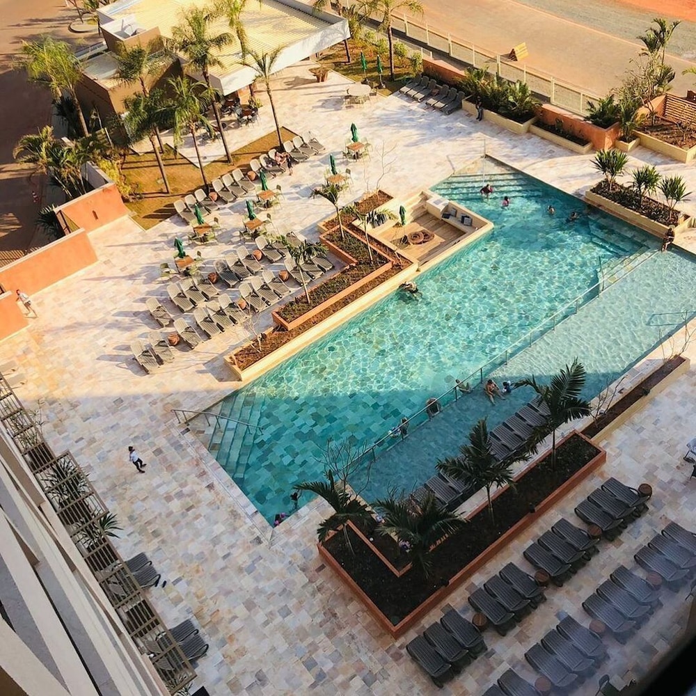 Hot Beach Suites 32/50