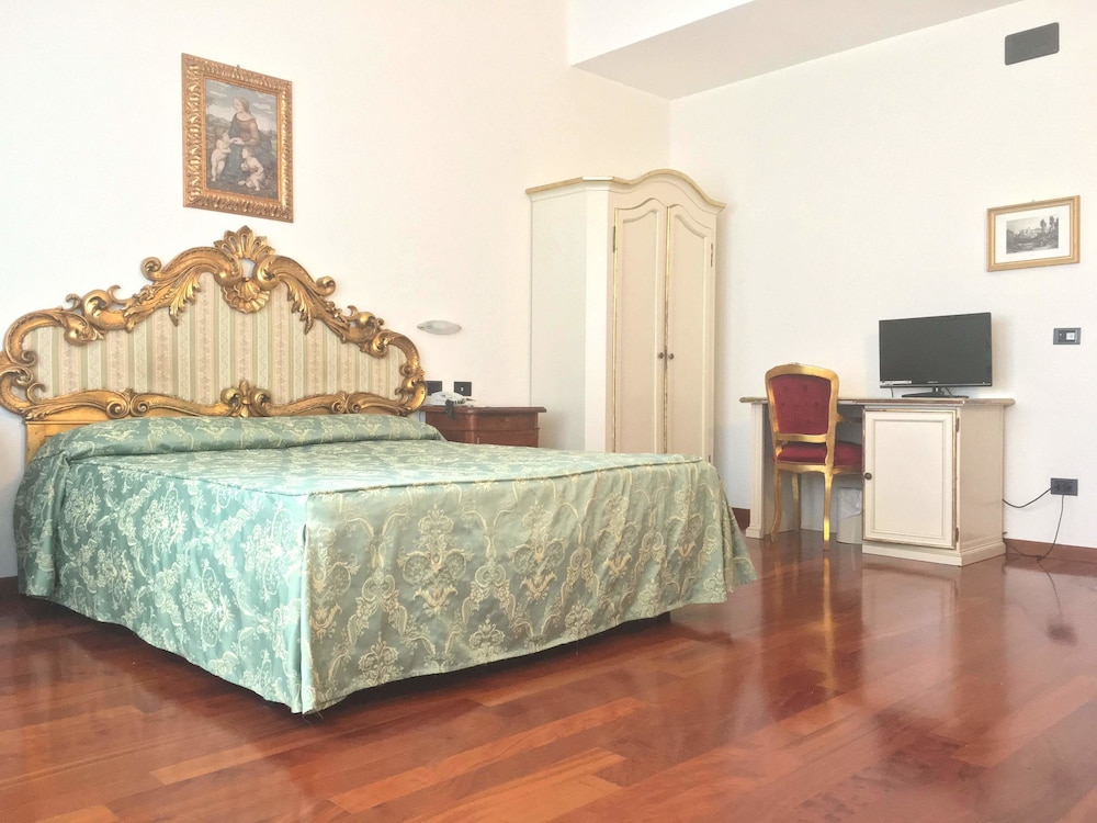 The Regent Boutique Hotel & Spa 11/67
