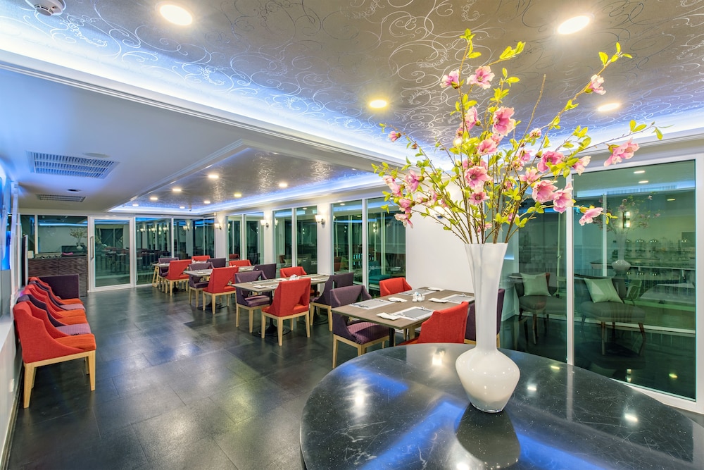 Anajak Bangkok Hotel 50/70