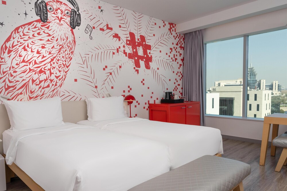 Radisson Red Dubai Silicon Oasis 17/50