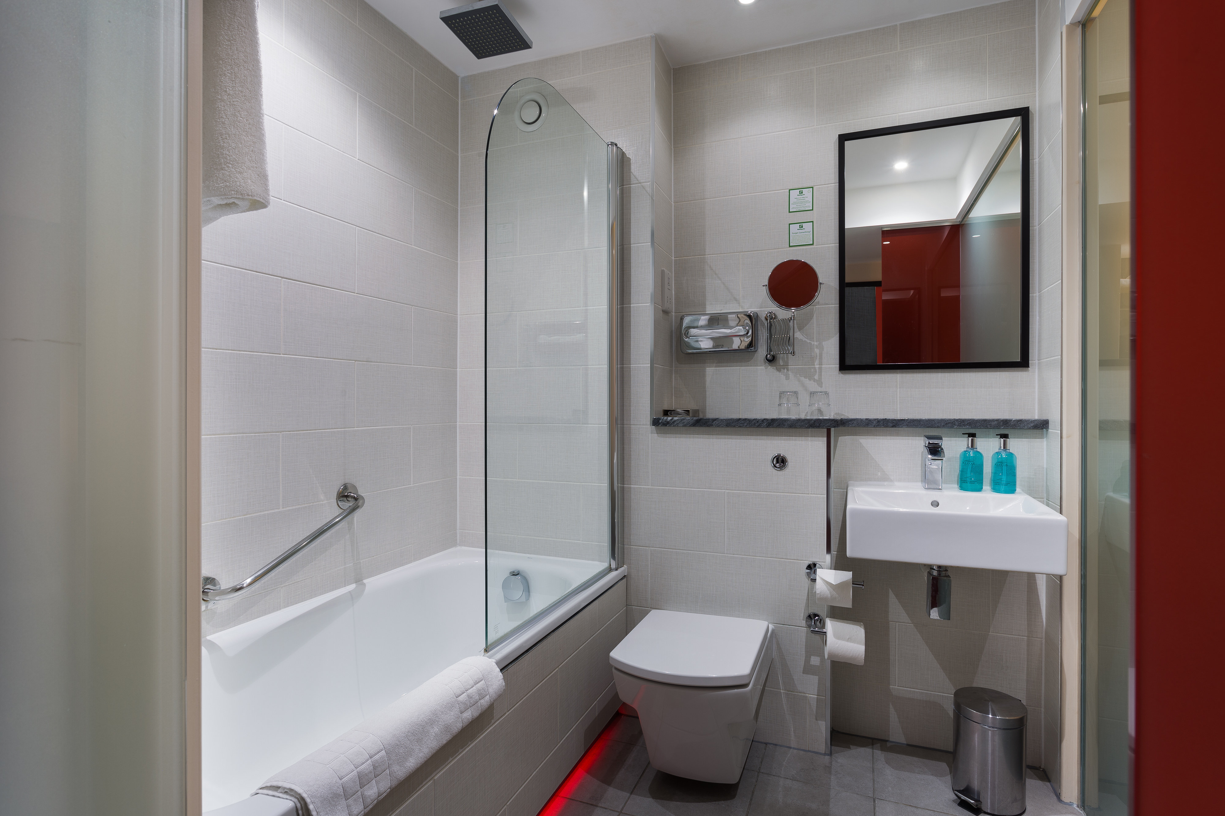 Holiday Inn Sittingbourne 48/50
