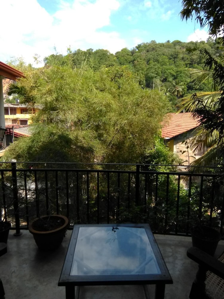Srimalis Residence 21/32