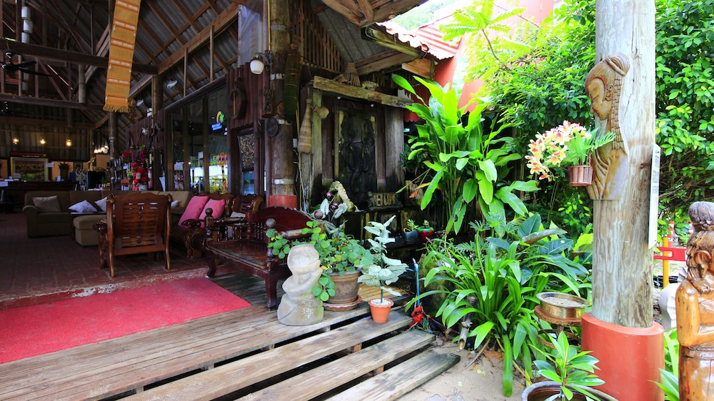 White Sand Beach Resort 3/74