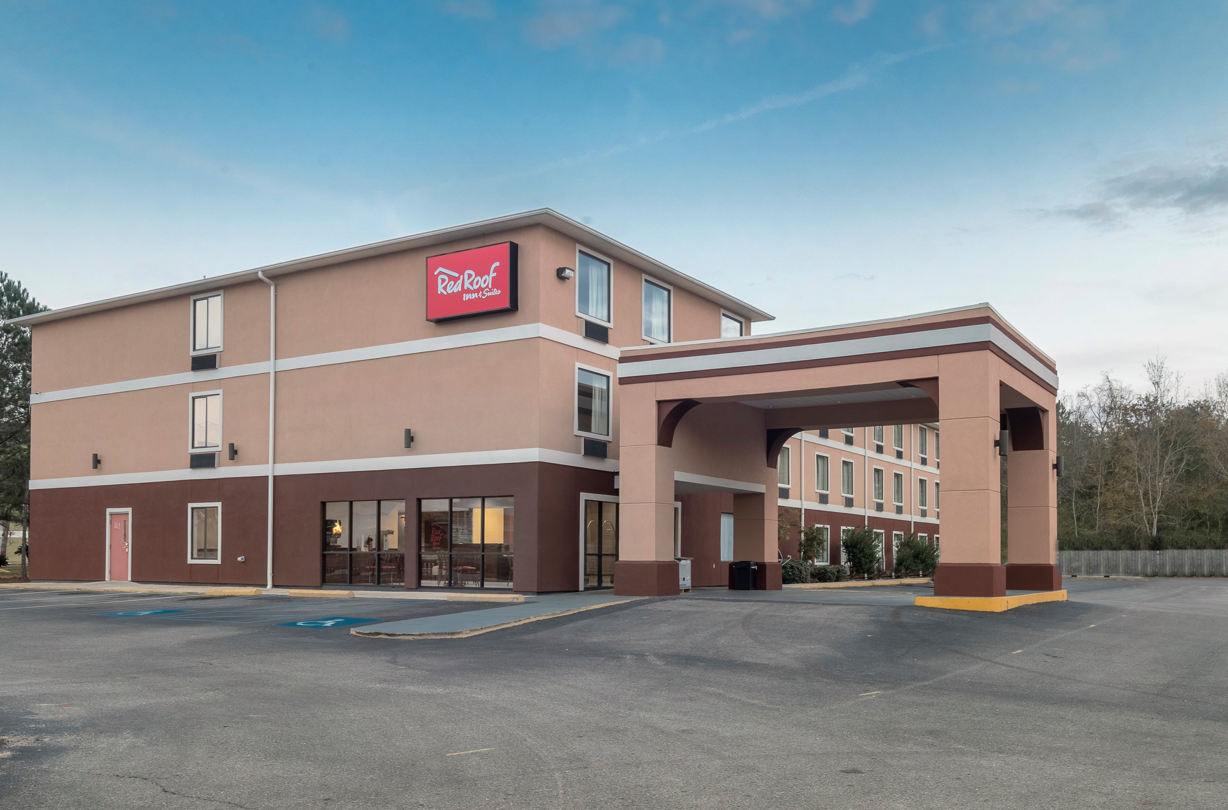 Red Roof Inn & Suites Biloxi 4/39