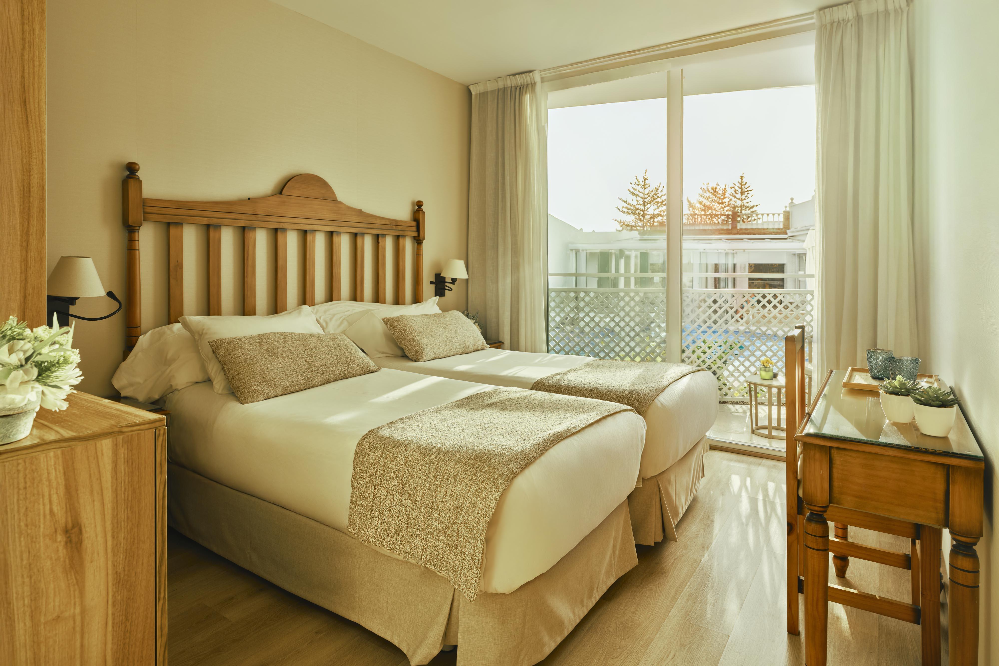 Classic, Double Bed, Pool View, Balcony or Terrace