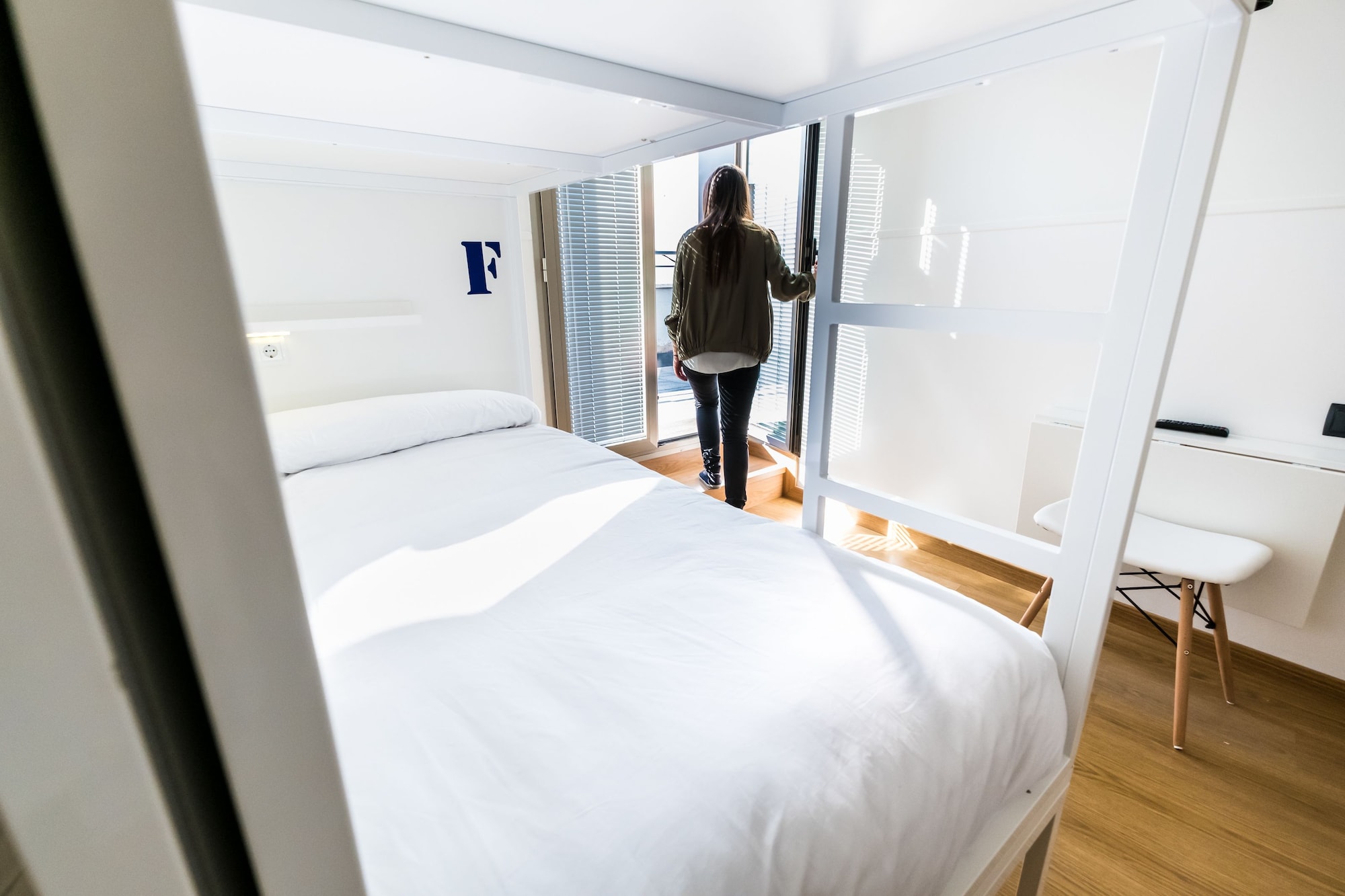 FEMALE DORM, FEMALE ONLY, 6 PEOPLE, PRIVATE BATHROOM