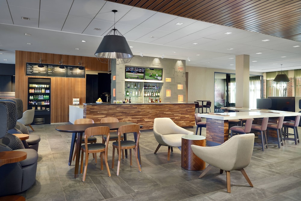 Courtyard By Marriott Lagrange 36/45