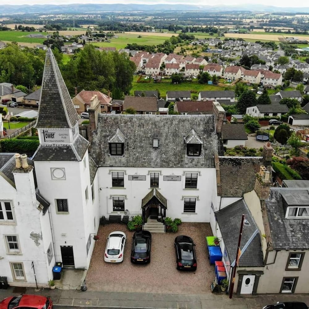The Tower Gastro Pub And Apartments 24/37